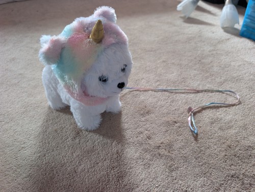 Official barbie walking puppy - walking,